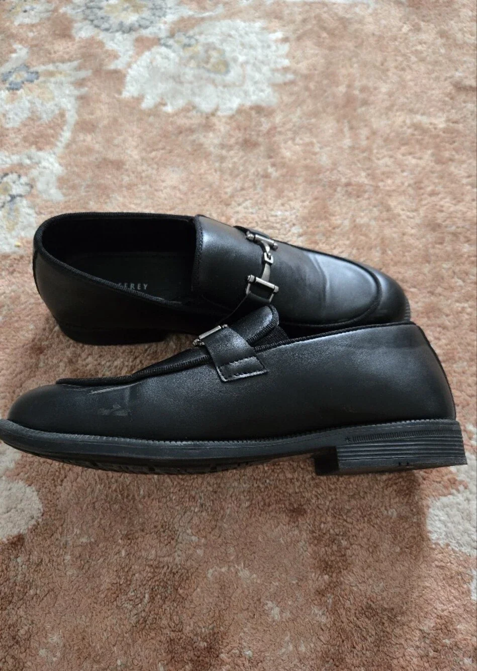 Geoffrey Beene Black Leather Slip-On Loafers with Metal Bit